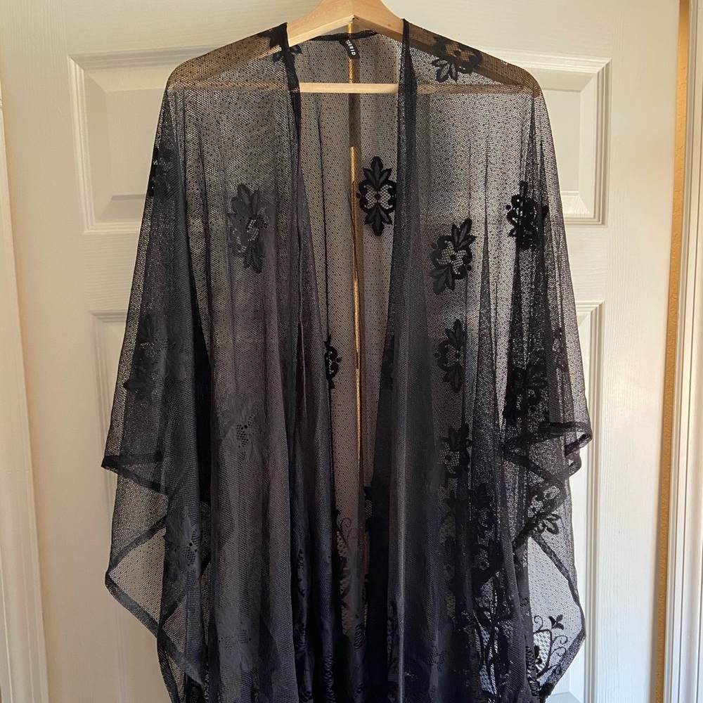Torrid NWOT Black Lace Kimono